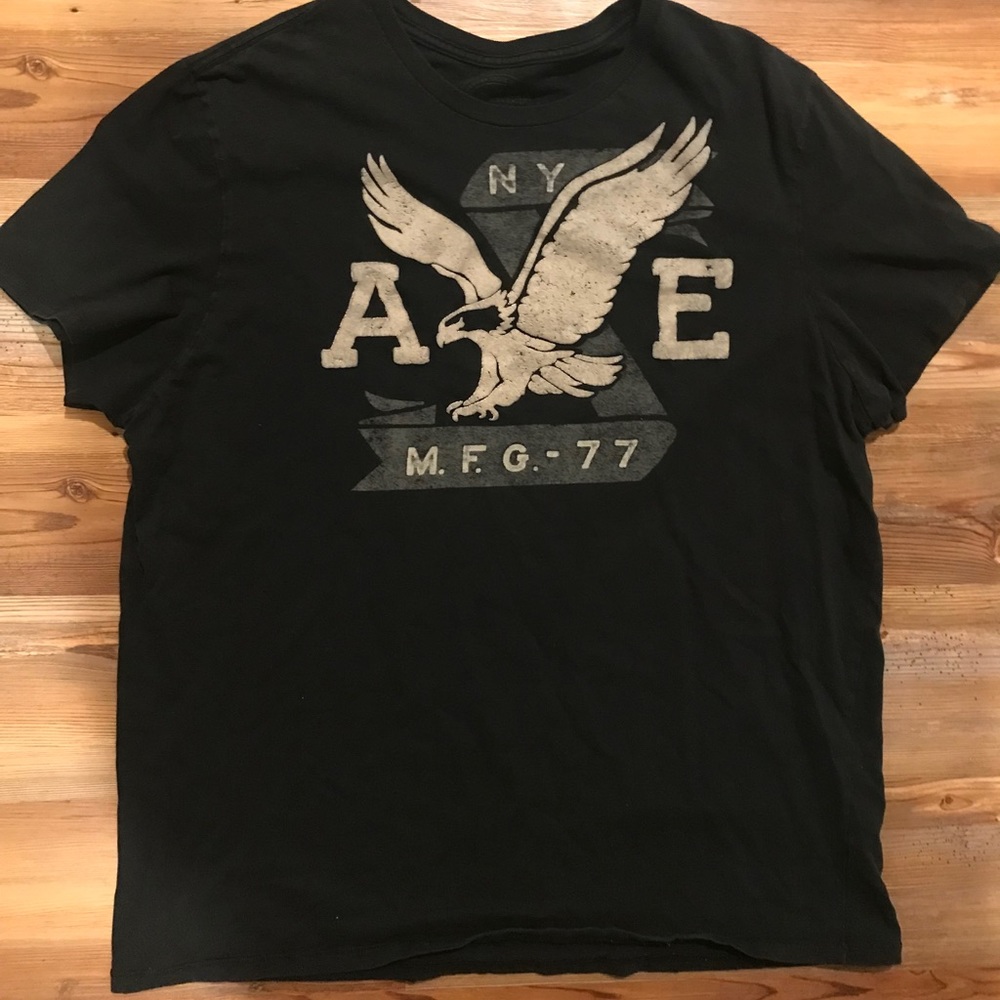 Men’s American Eagle shirt